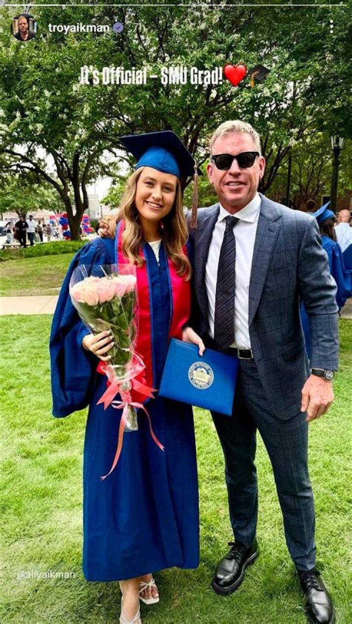 Alexa Marie Aikman is the second daughter of Troy Aikman.