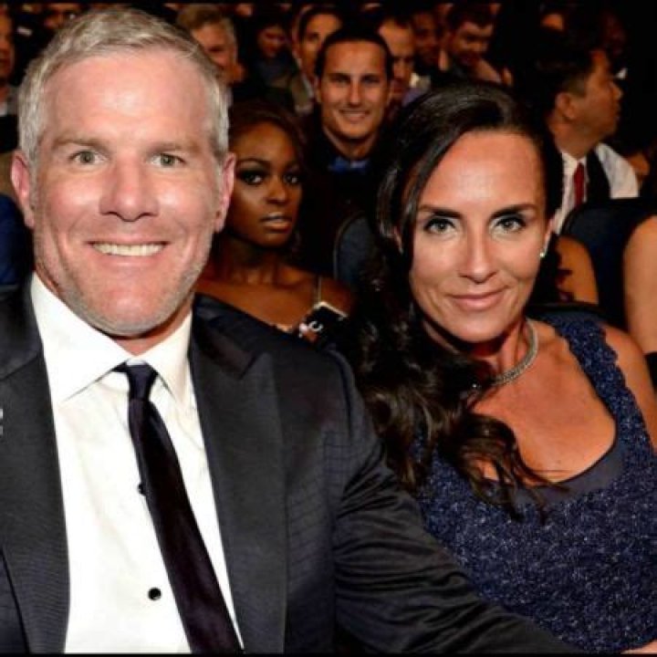 Deanna Favre shares a Blissful Married Life with Former NFL player & her Husband Brett Favre