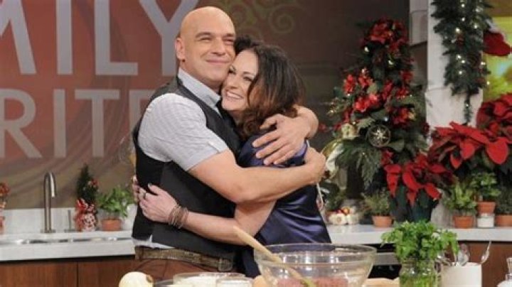 Iron Chef America's Michael Symon is married to his wife, Liz Symon for over two decades.